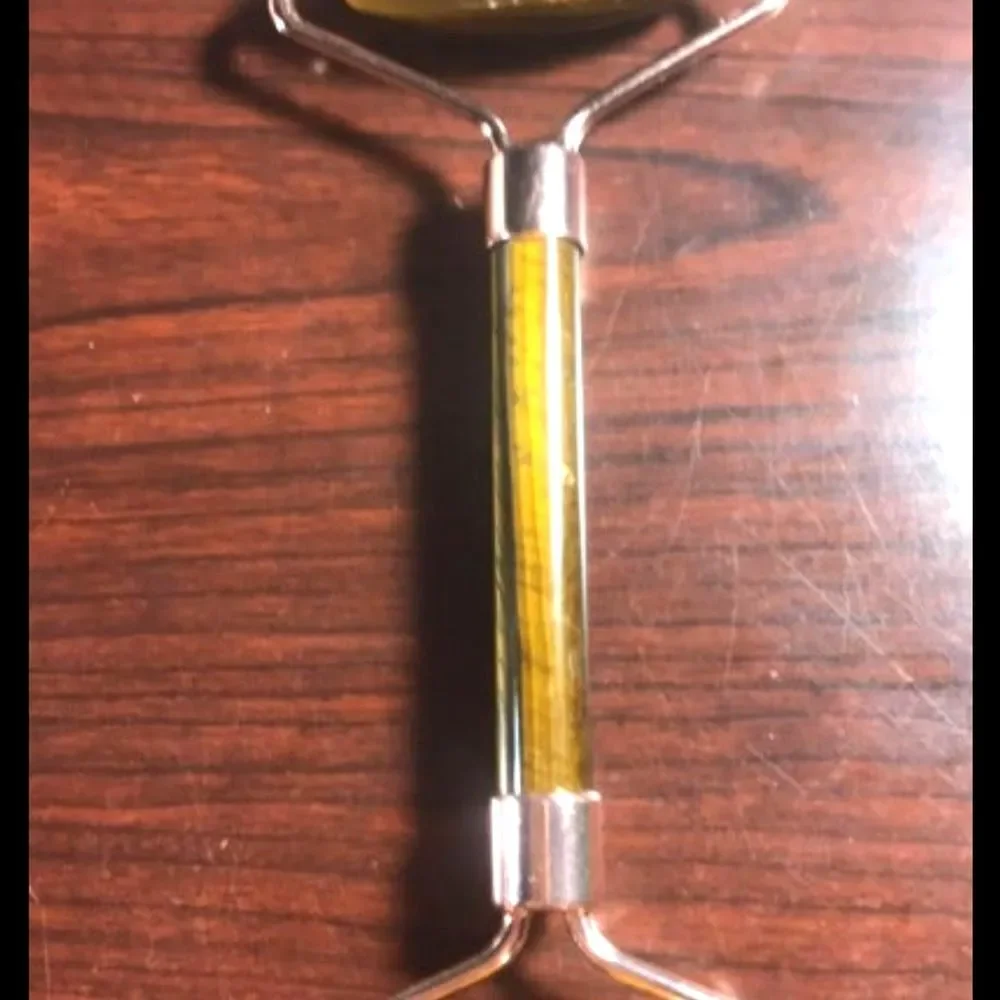 Genuine Tiger Eye Face Roller